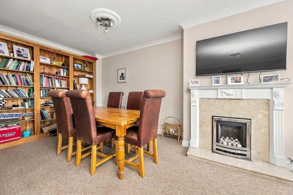 Mountbatten Square, Southsea, PO4, photo 28