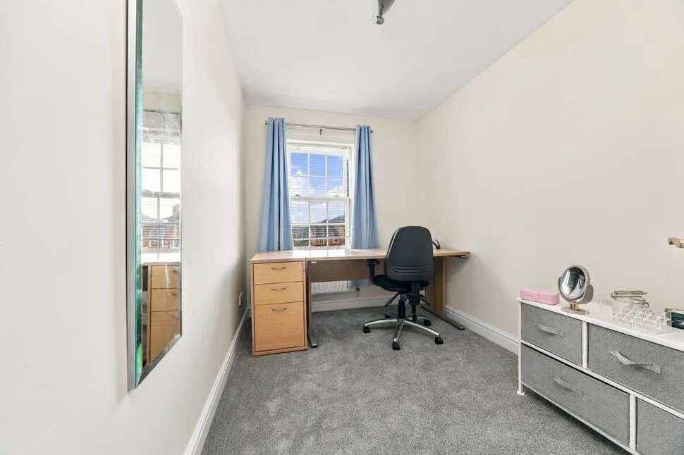 Mountbatten Square, Southsea, PO4, photo 9
