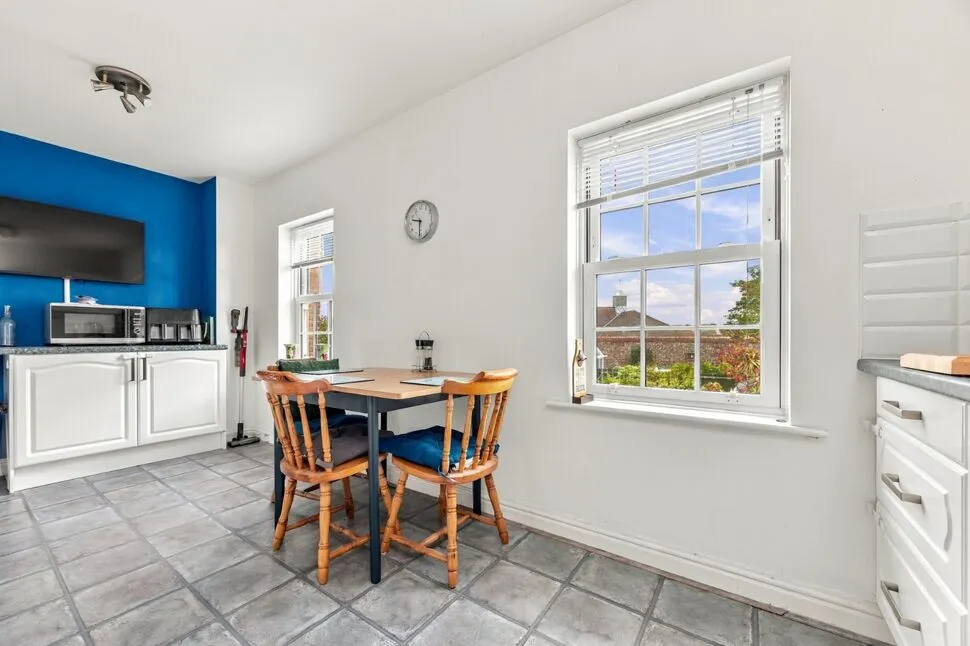 Mountbatten Square, Southsea, PO4, photo 14