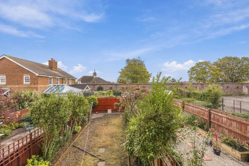 Mountbatten Square, Southsea, PO4, photo 32