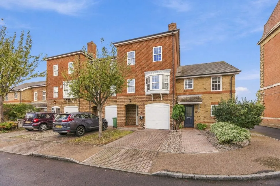 Mountbatten Square, Southsea, PO4, photo 39