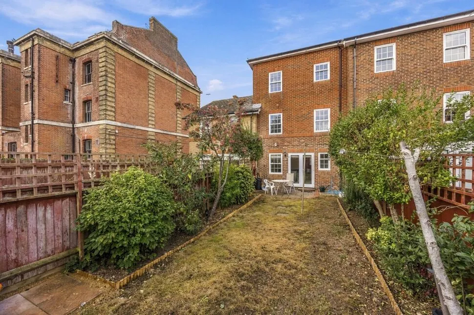 Mountbatten Square, Southsea, PO4, photo 34