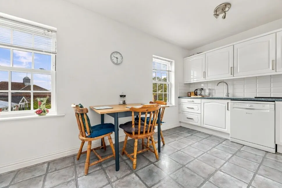 Mountbatten Square, Southsea, PO4, photo 12