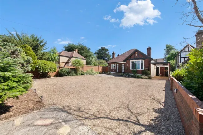 3 bed house for sale — Blossom Way, Hillingdon