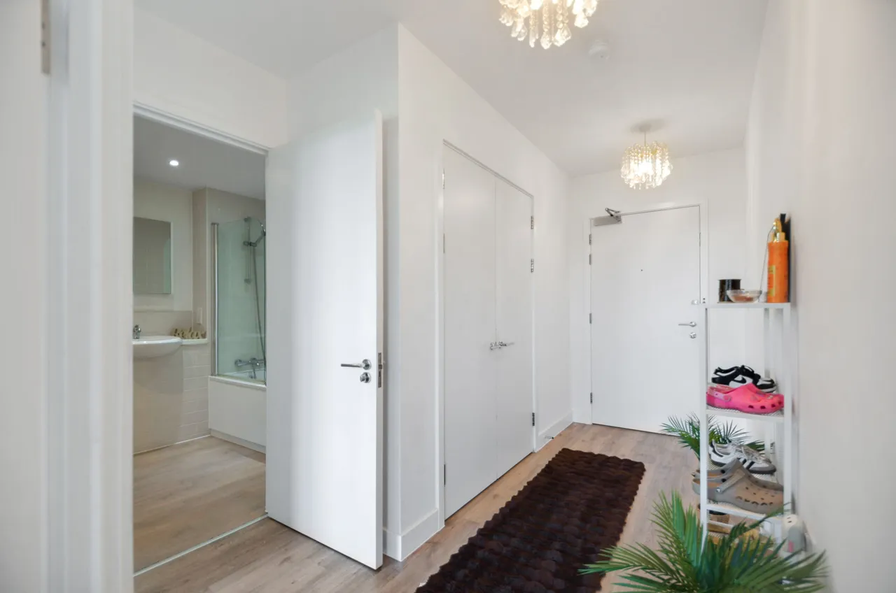 Flat 405, Perkins House, 36 Tudway Road, London, photo 8