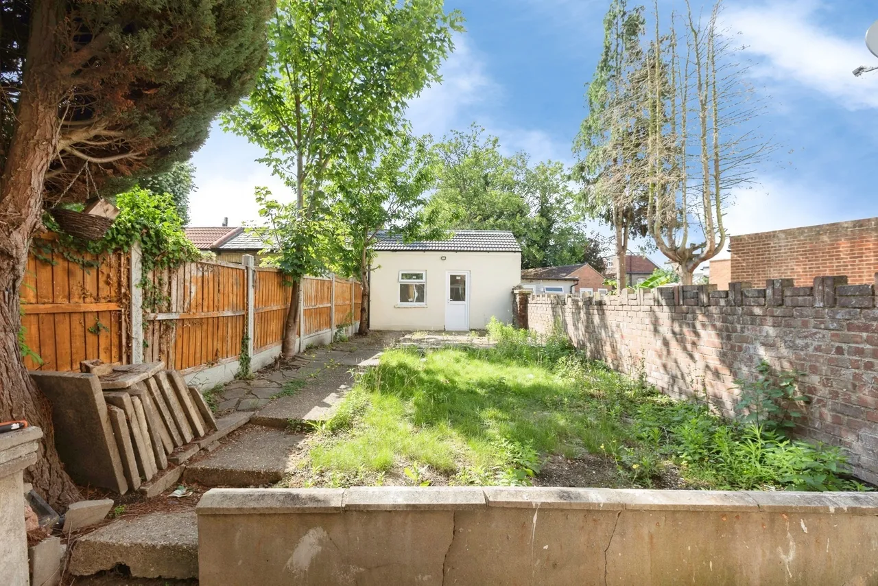 Redbridge Lane East, ILFORD, Essex, IG4, photo 16