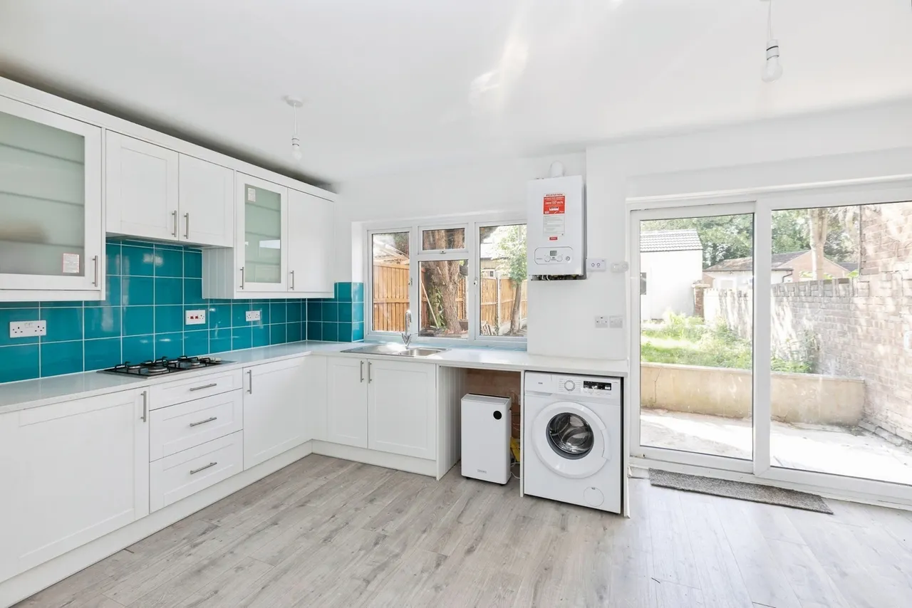 Redbridge Lane East, ILFORD, Essex, IG4, photo 4