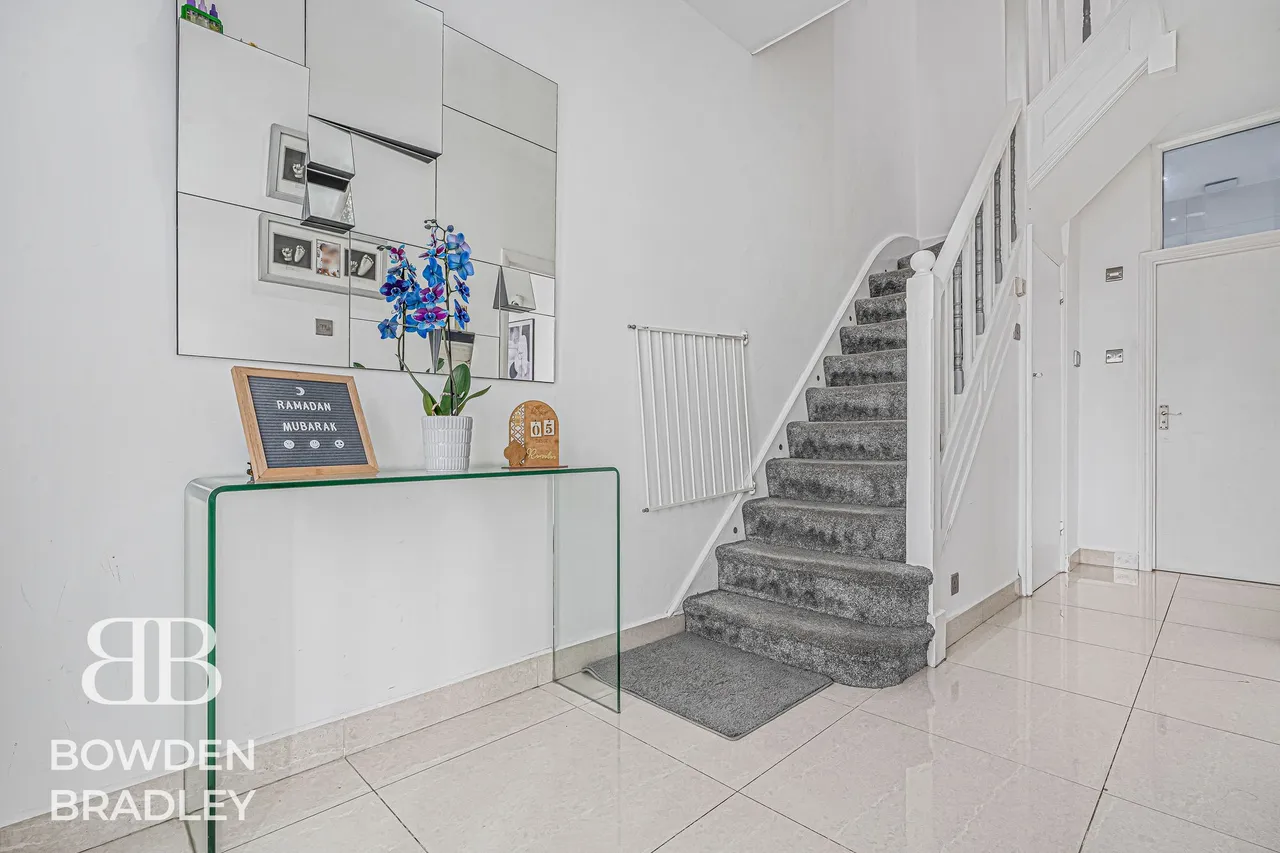 Studley Drive, Redbridge, IG4, photo 9