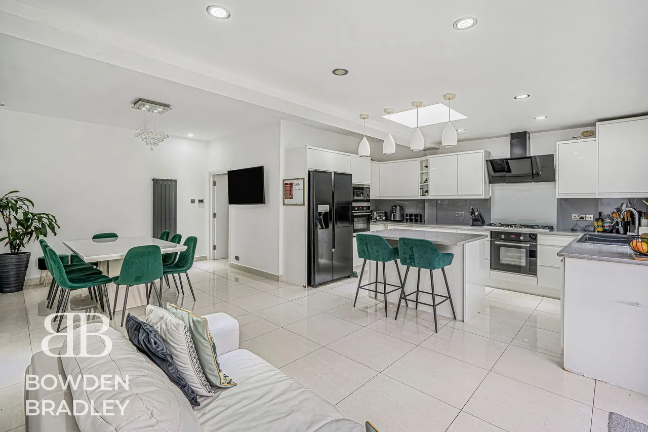 Studley Drive, Redbridge, IG4, photo 2