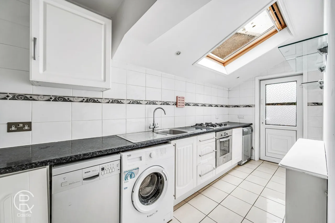 Maudsville Cottages, Hanwell, Ealing, W7 3TE, photo 3