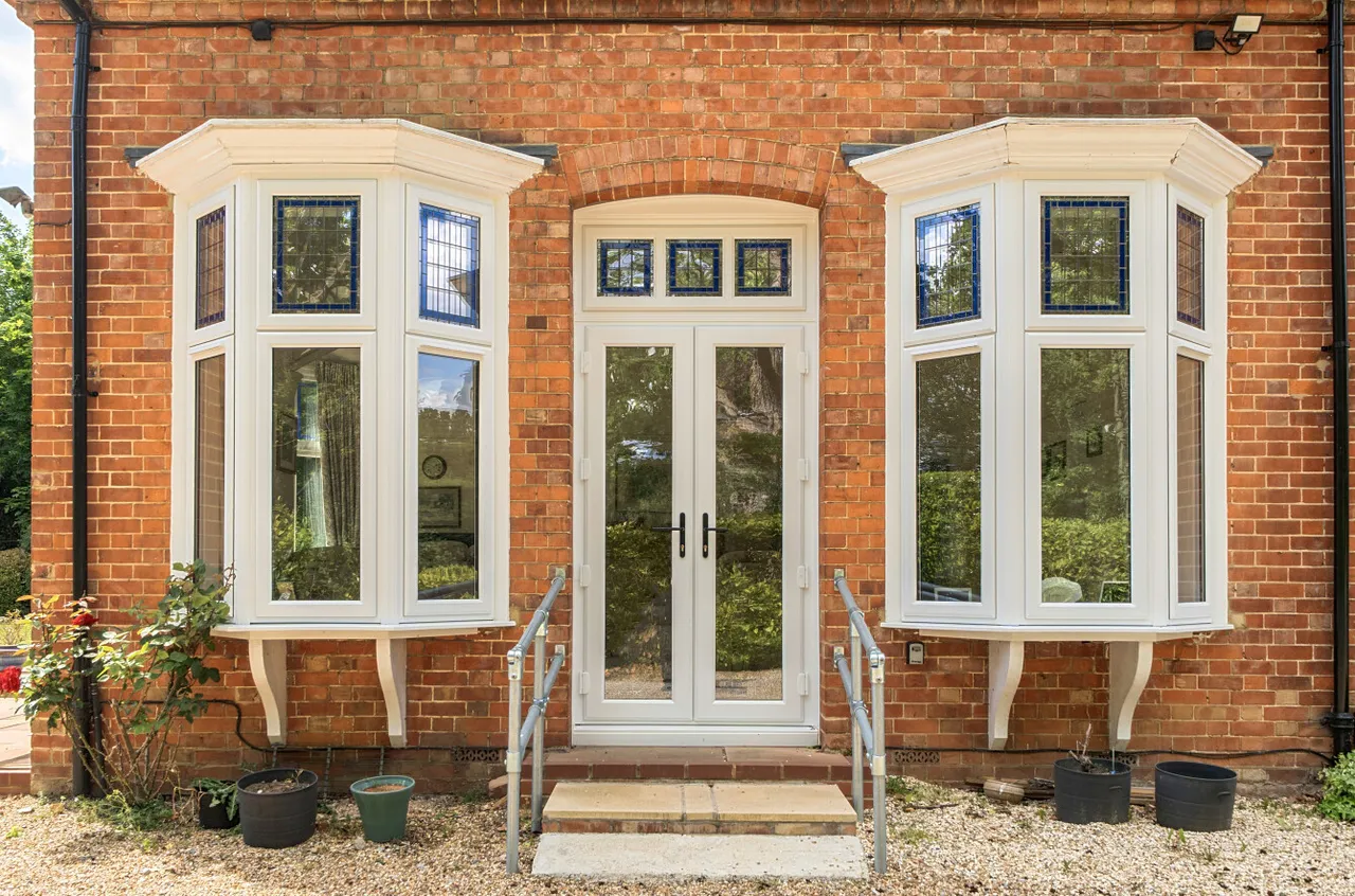 2 bed flat for sale — Murdoch Road, Wokingham, Berkshire, RG40 2DQ