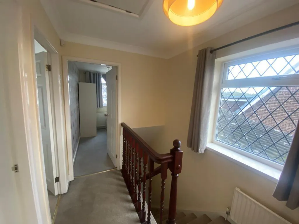 Greenlea Road, LS19, photo 7
