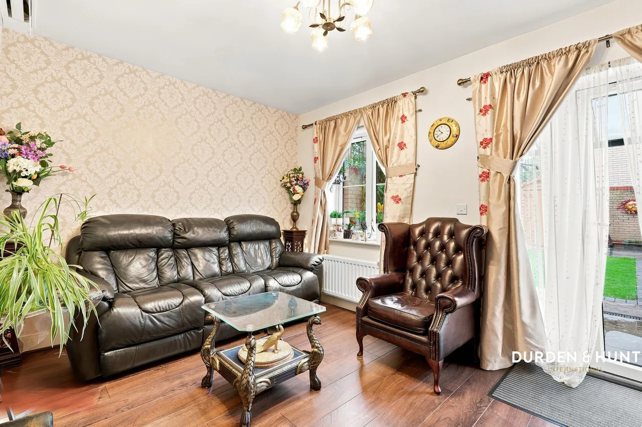 Reservoir Way, Hainault, IG6, photo 2