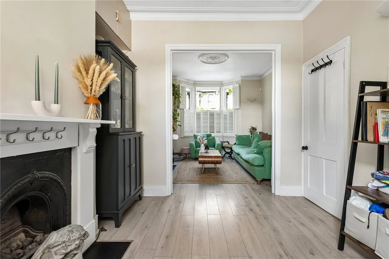 Roding Road, London, E5, photo 12