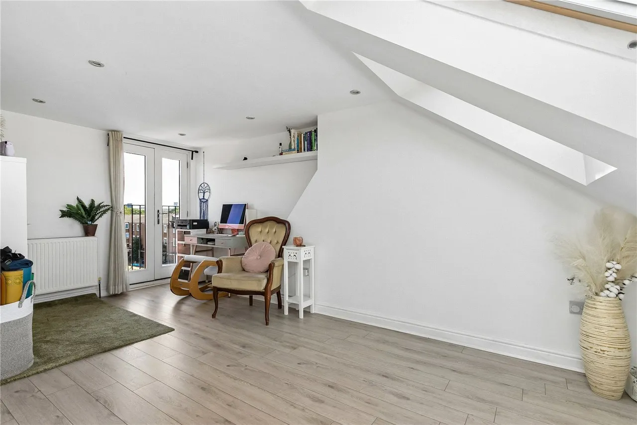 Roding Road, London, E5, photo 10