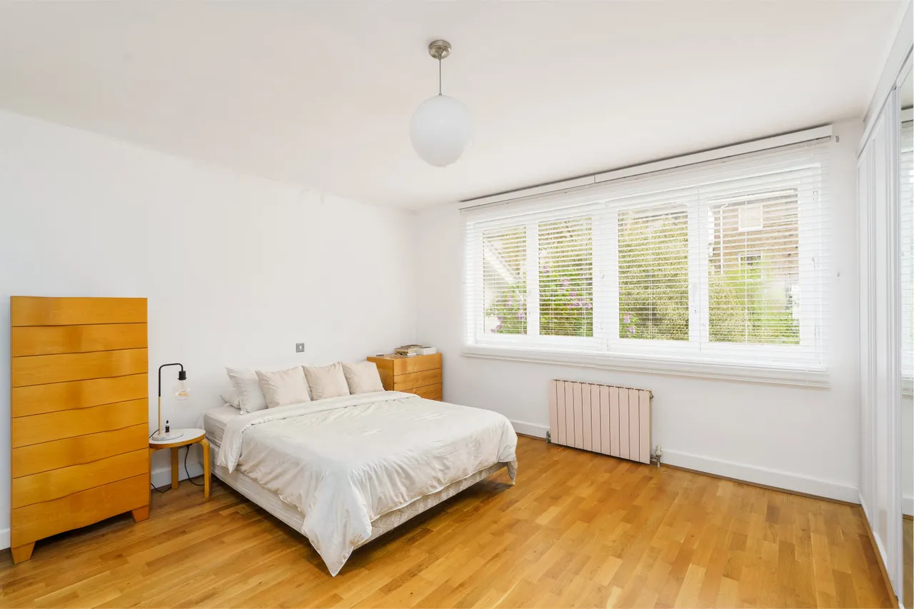 Belsize Lane, Belsize Park, London, NW3 5AU, photo 9