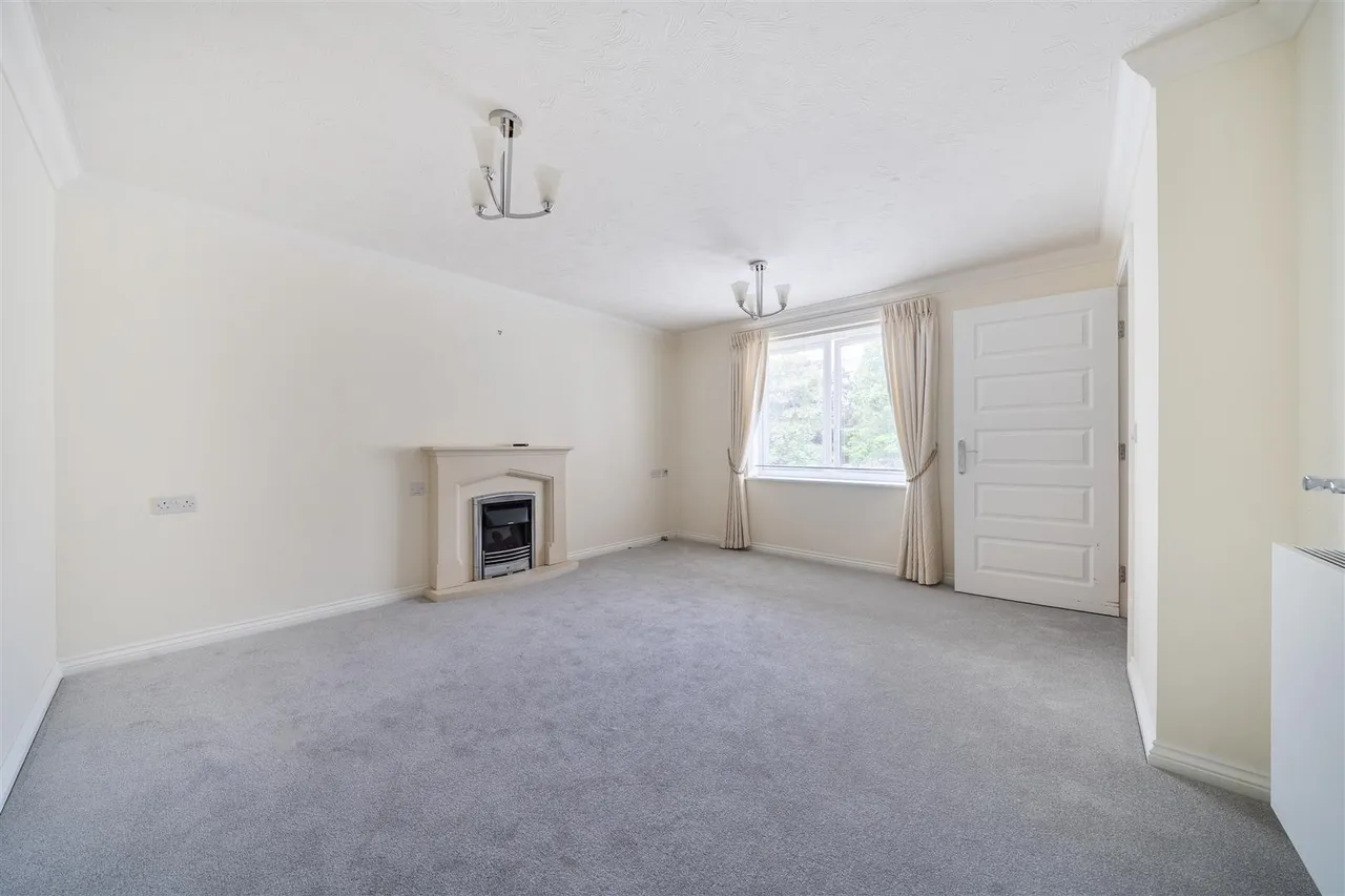 Branksomewood Road, Fleet, GU51, photo 2