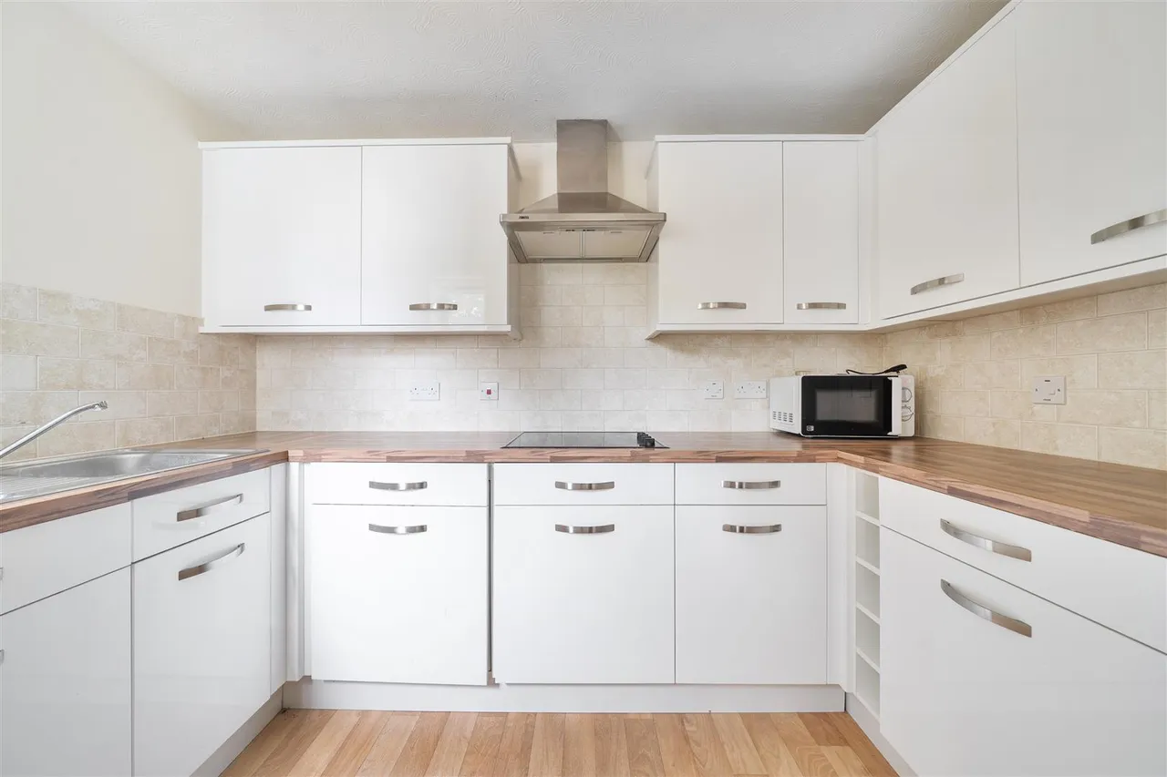 Branksomewood Road, Fleet, GU51, photo 5