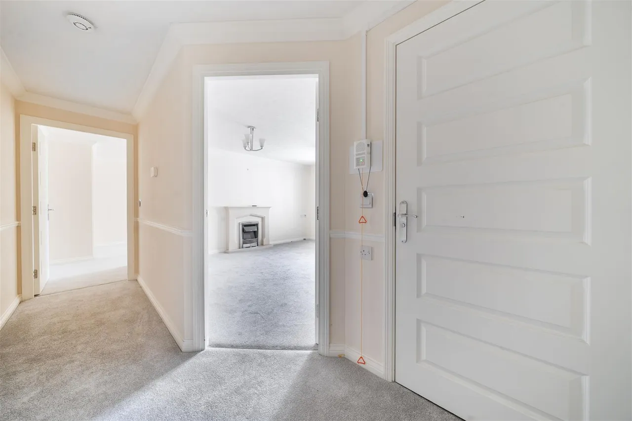 Branksomewood Road, Fleet, GU51, photo 9