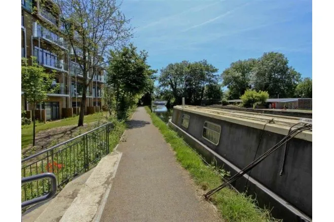 Brindley Place, Uxbridge, UB8, photo 10