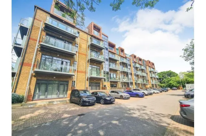 Brindley Place, Uxbridge, UB8, photo 9