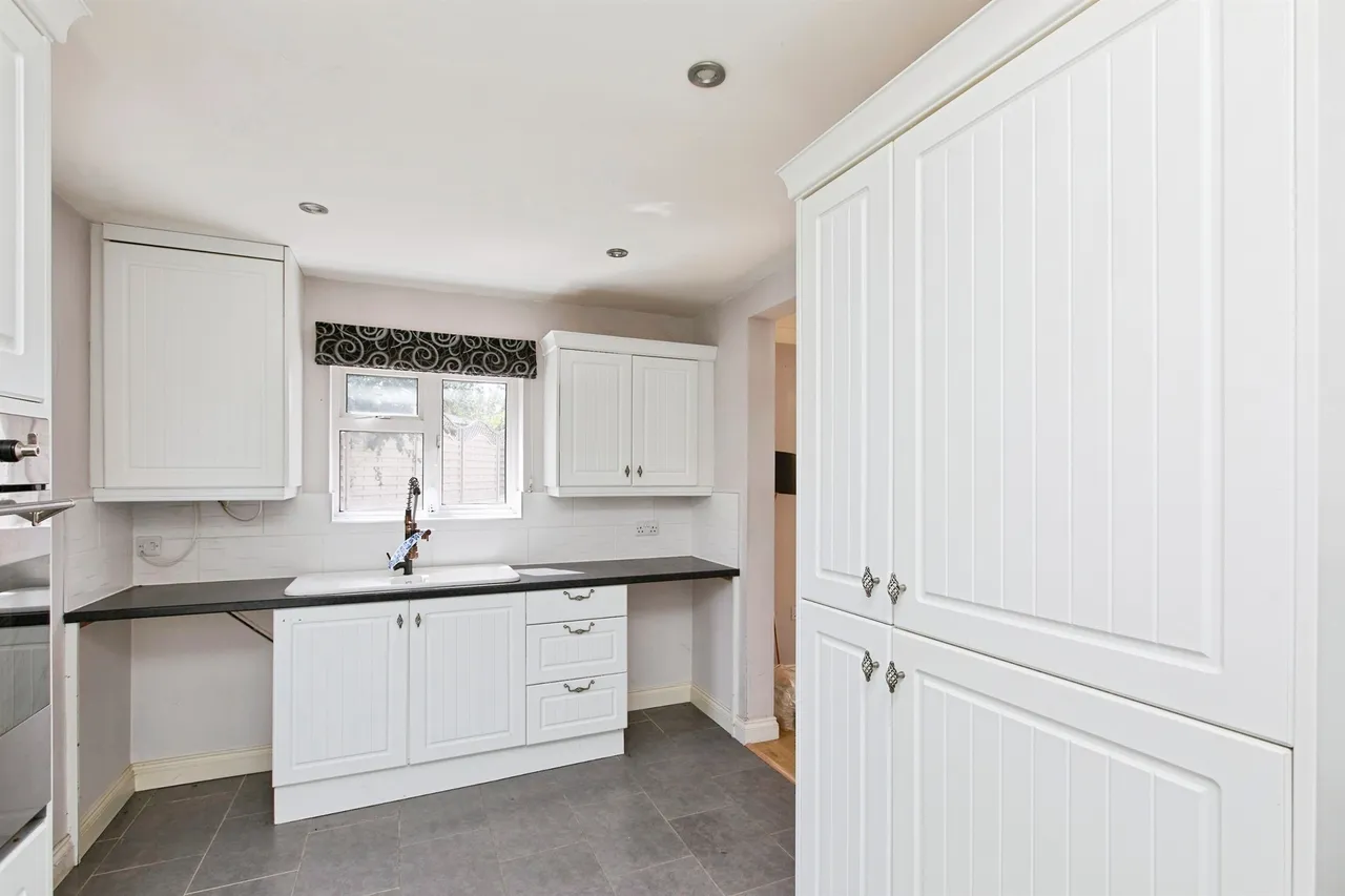 St. Lukes Road, Barton Under Needwood, DE13, photo 13