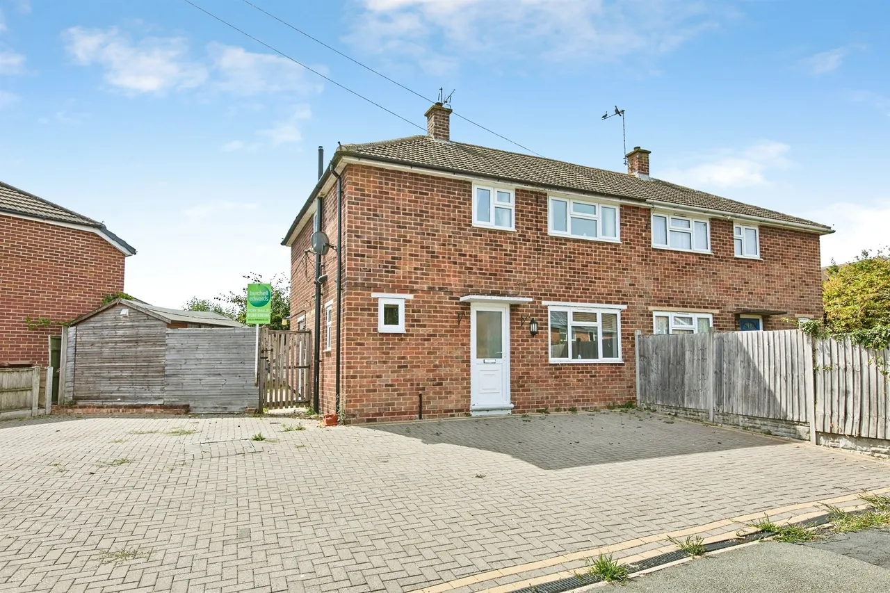 3 bed house for sale, St. Lukes Road, Barton Under Needwood, DE13