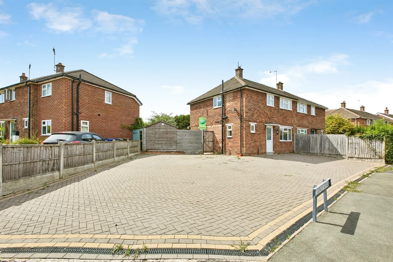 St. Lukes Road, Barton Under Needwood, DE13, photo 3