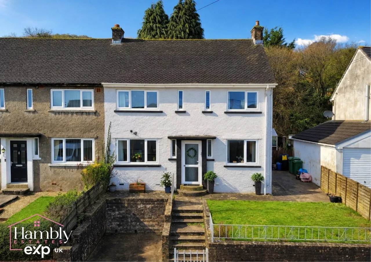3 bed house for sale — Sycamore Road South, Griffithstown