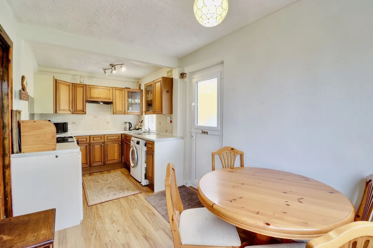 North Cliffe Avenue, Thornton, BD13, photo 4