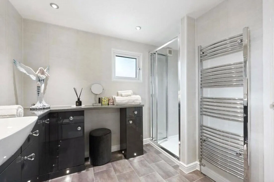 Sunningdale Park, New Tupton, S42, photo 9