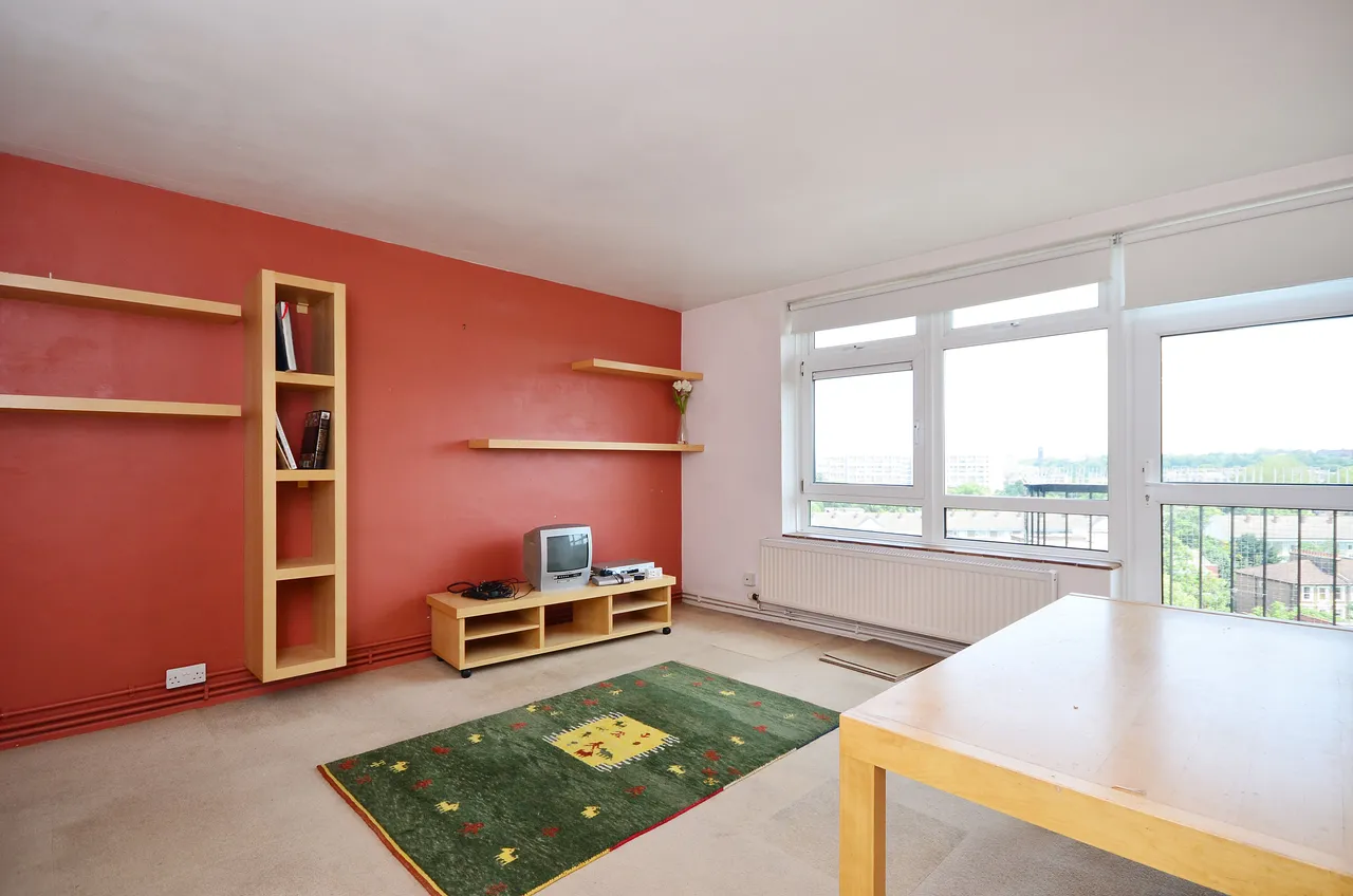 2 bed flat to rent, London, SW9