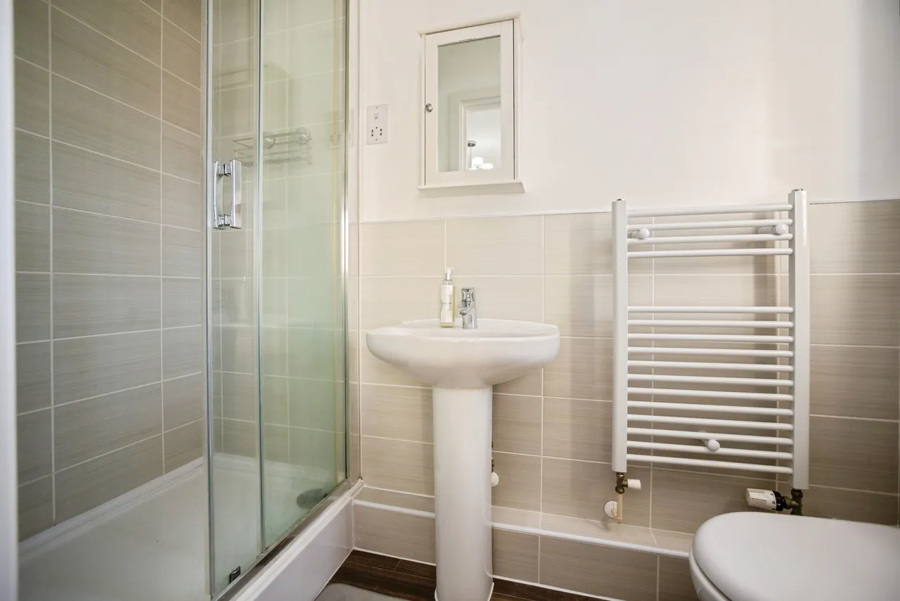 Spire Way, Rochester, photo 10