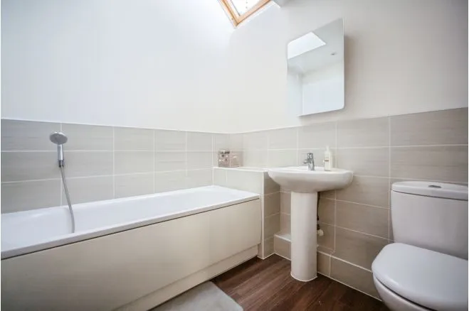 Spire Way, Rochester, photo 9