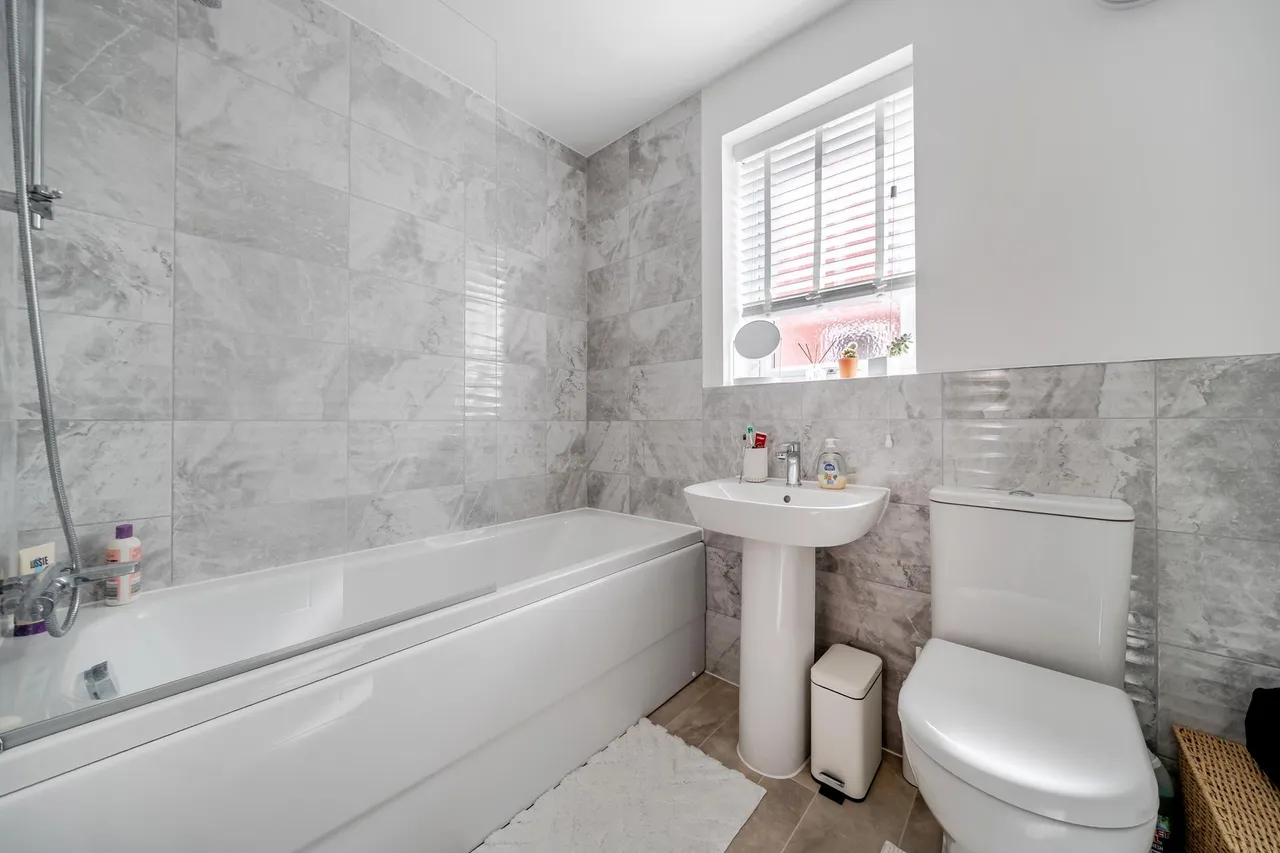 Camellia Way, Witham St Hughs, LN6, photo 17