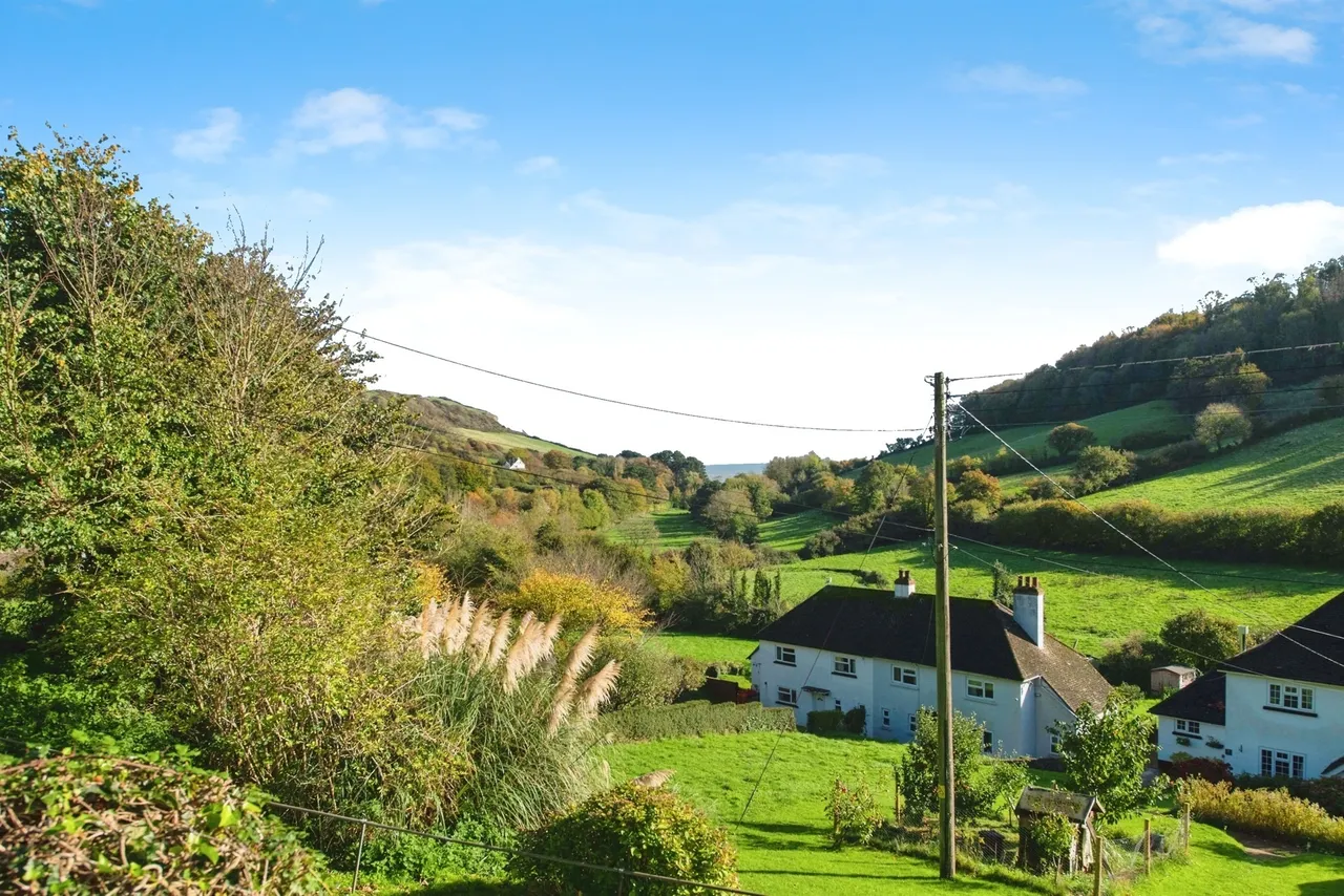 Trafalgar Terrace, Branscombe, EX12, photo 16
