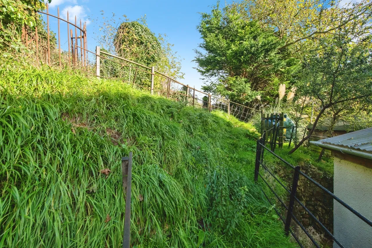 Trafalgar Terrace, Branscombe, EX12, photo 13