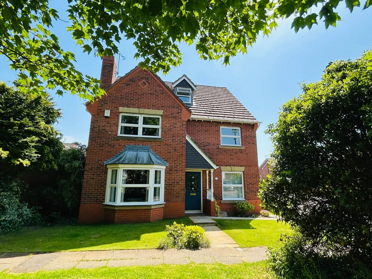 4 bed house for sale, Bucklow Gardens, Lymm