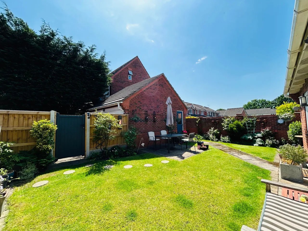 Bucklow Gardens, Lymm, photo 4