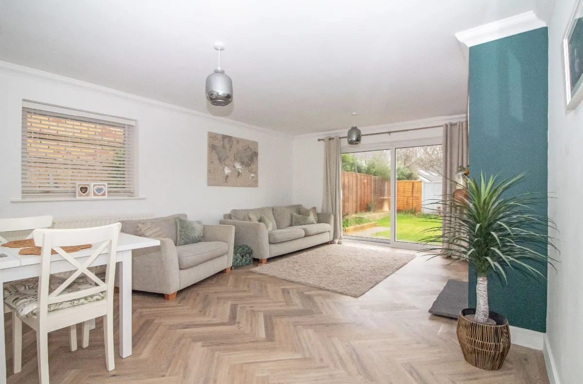 Milton Road, Waterlooville, PO8 8LB, photo 2
