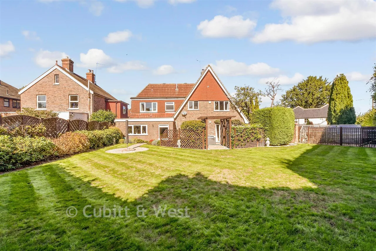 Woods Hill Lane, Ashurst Wood, RH19, photo 17