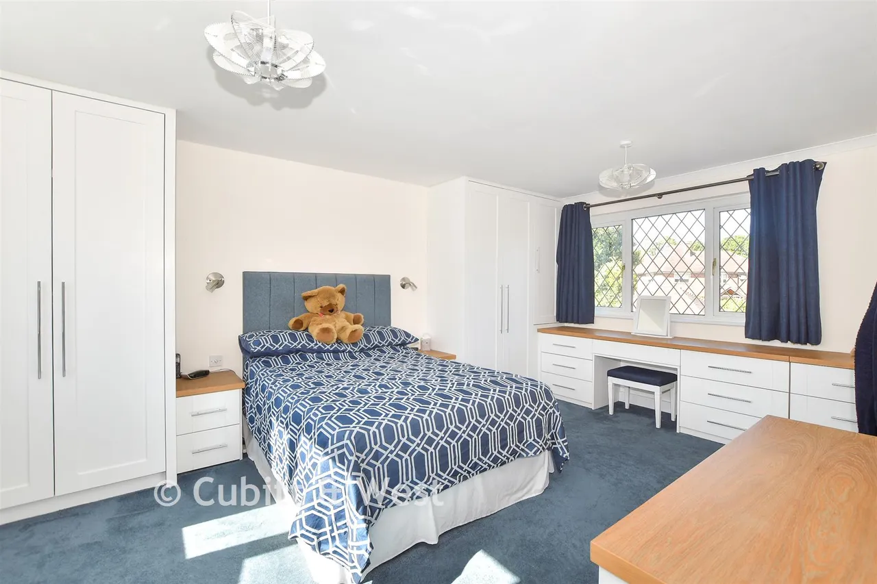 Woods Hill Lane, Ashurst Wood, RH19, photo 8