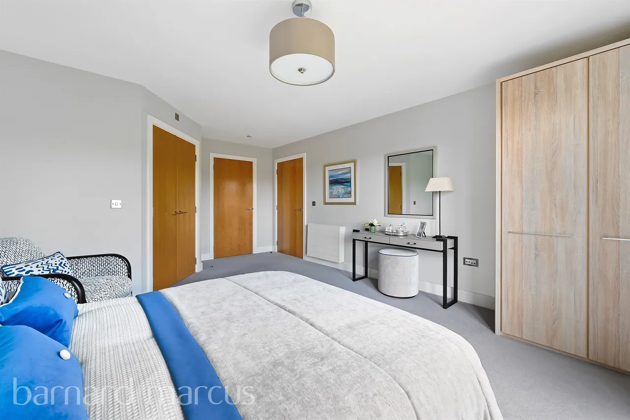 Battersea Park Road, London, photo 10