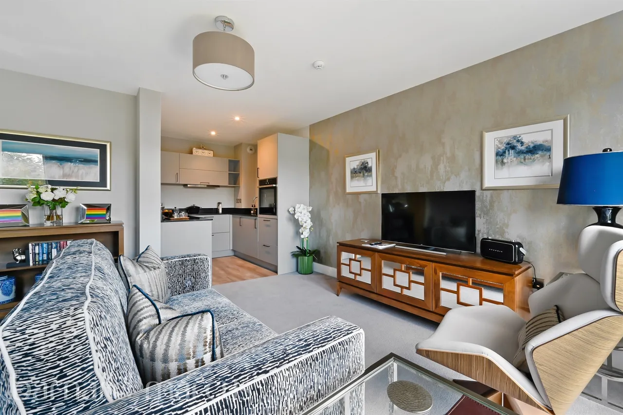 Battersea Park Road, London, photo 6