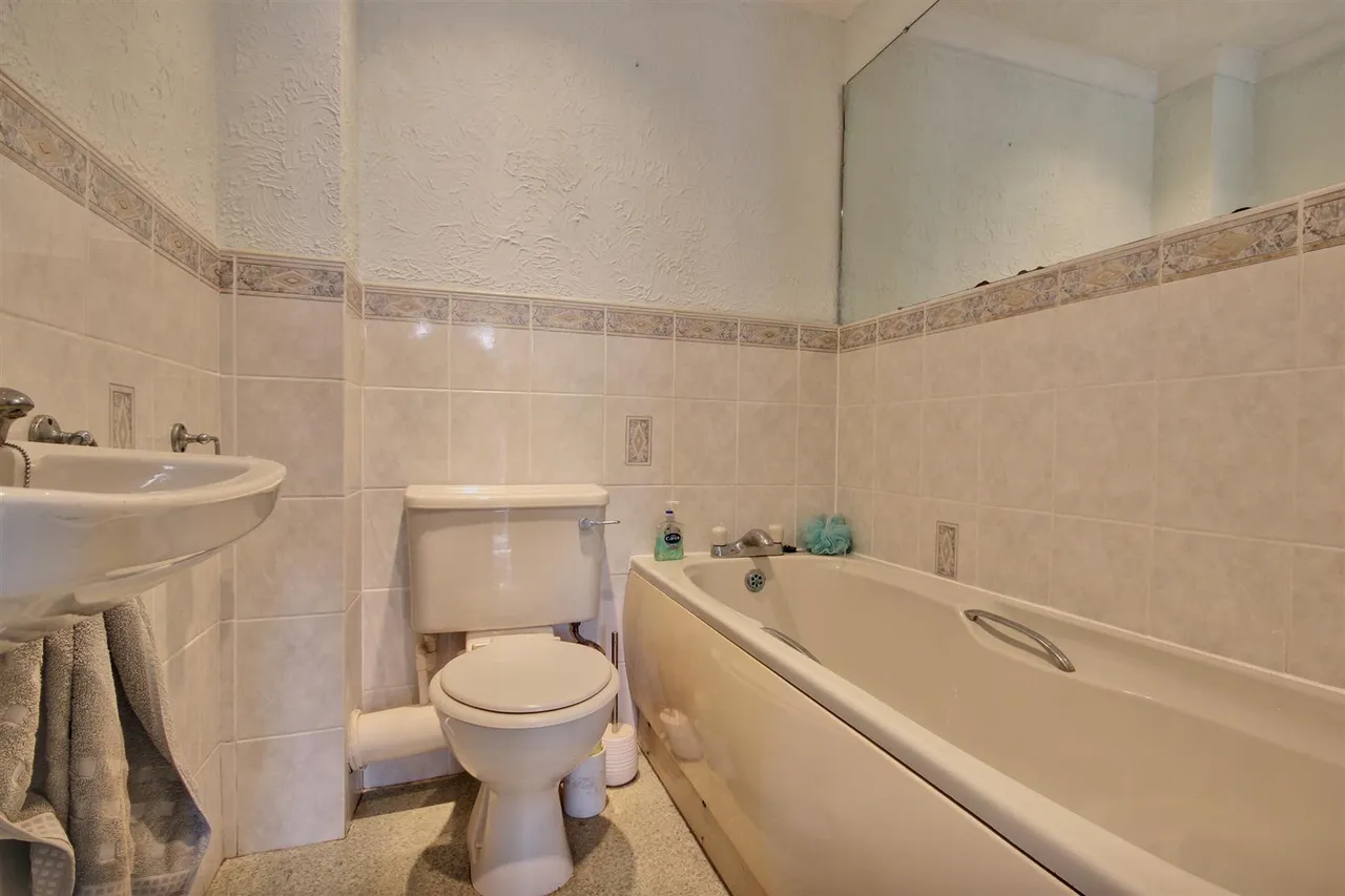 Manor Road, Hull, photo 8