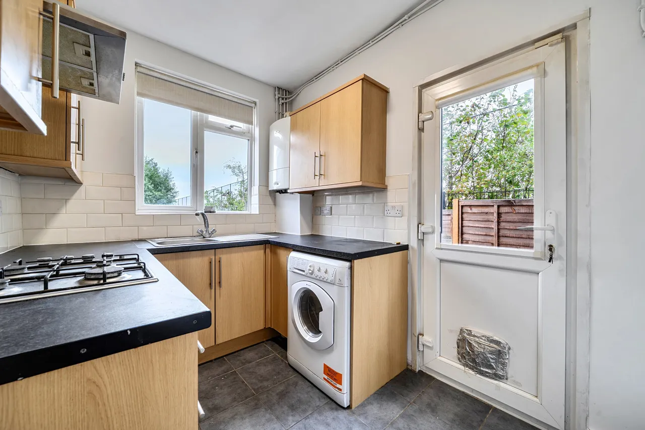 Potter Street, Northwood, HA6, photo 6