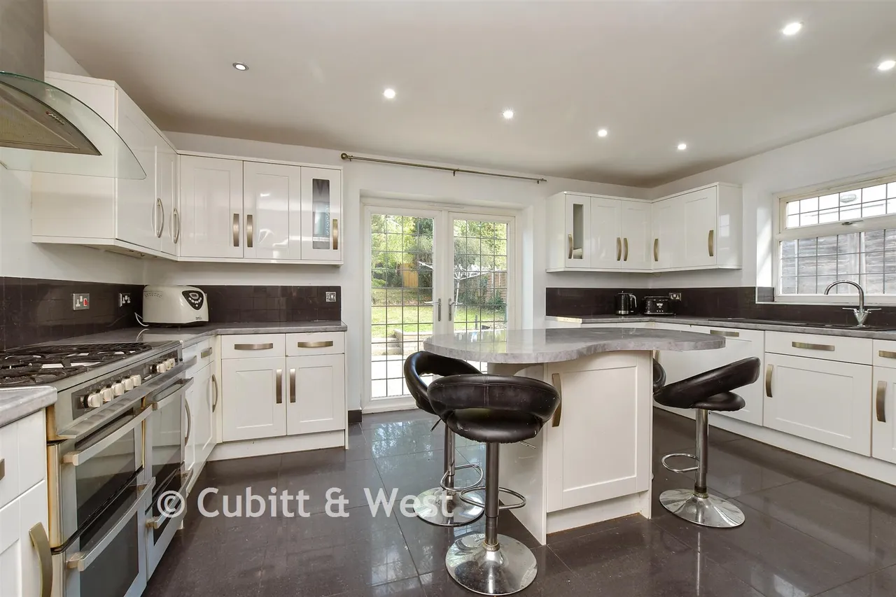 Reigate Road, Epsom, KT17, photo 3