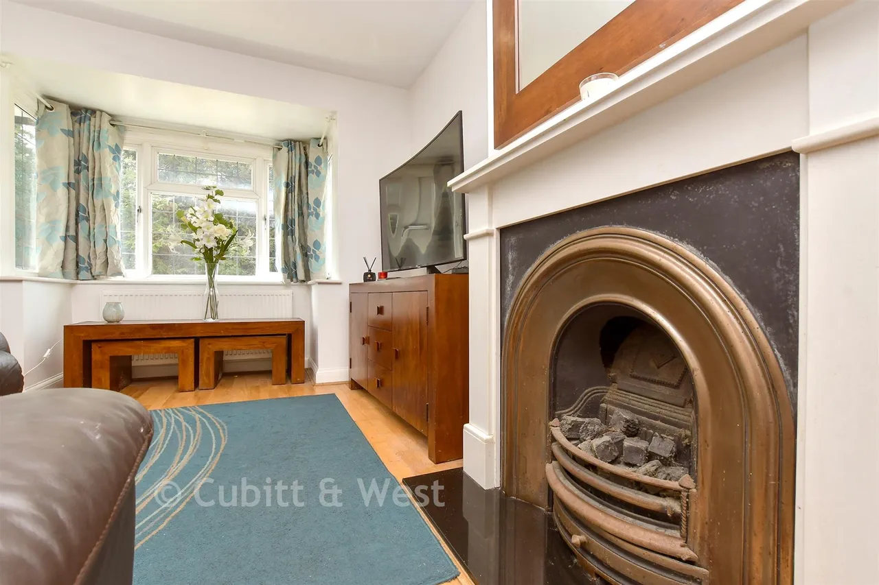 Reigate Road, Epsom, KT17, photo 2