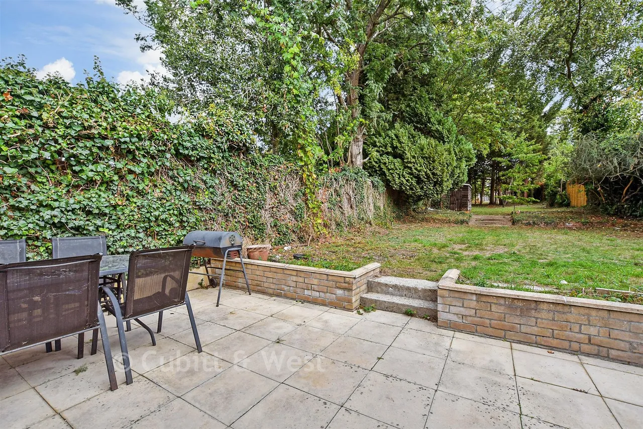 Reigate Road, Epsom, KT17, photo 16
