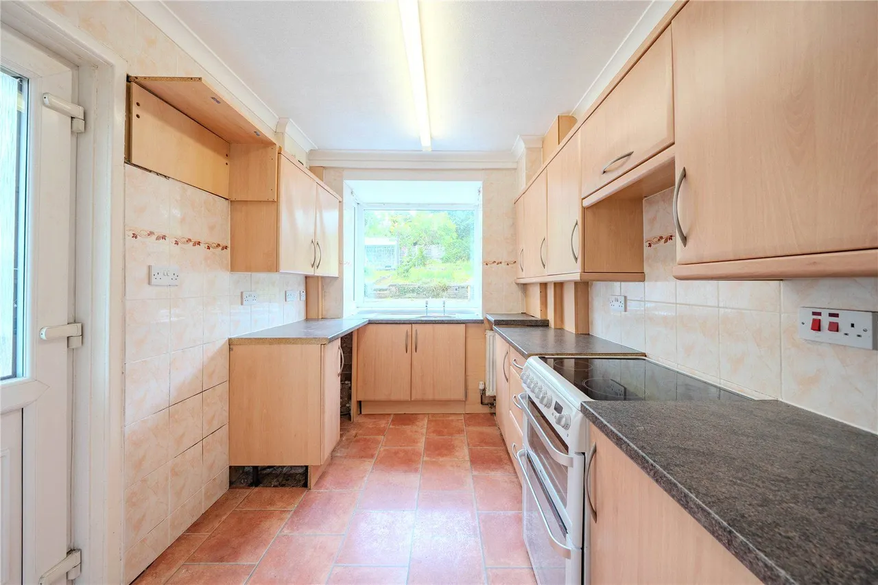 Carr Manor Crescent, Moortown, LS17, photo 2